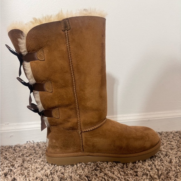 Ugg Bailey Bow Talls - Picture 2 of 7
